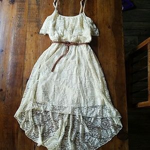 💟 MAKE ME AN OFFER! Hi low white lace dress